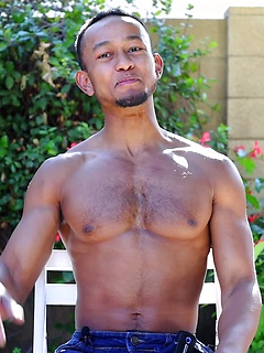 Apollo Parker Laughs And Shakes Some Ass To Warm Up On Set
